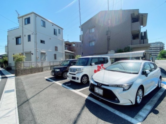 ステラコートの駐車場