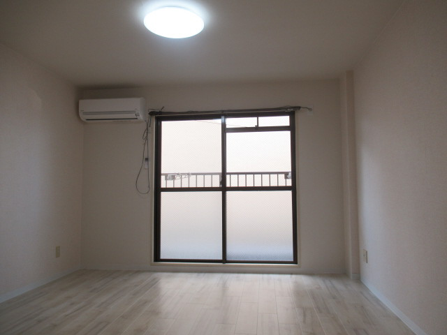 リッチライフ伊川谷Ⅰの居間・リビング