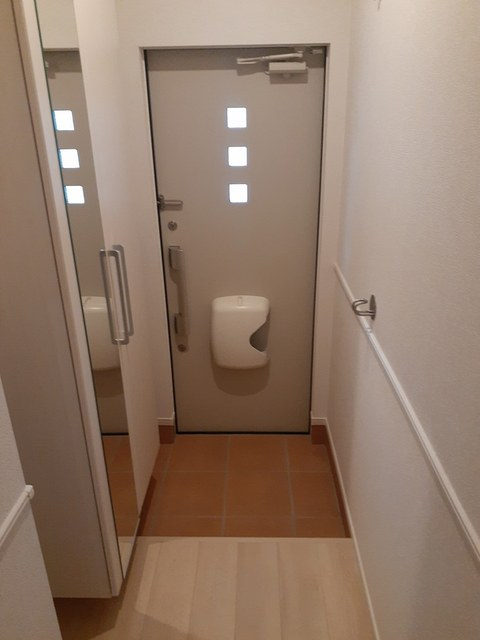 プリートFの玄関