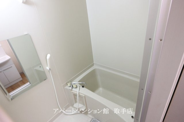 ヂュウファンズ戸頭　C棟の浴室|類似物件