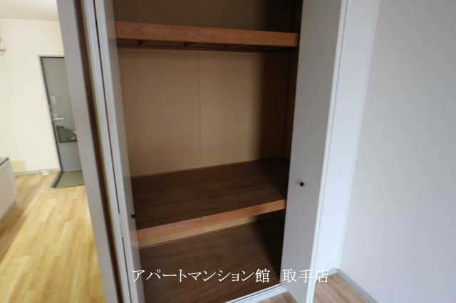ヂュウファンズ戸頭　C棟の収納|類似物件