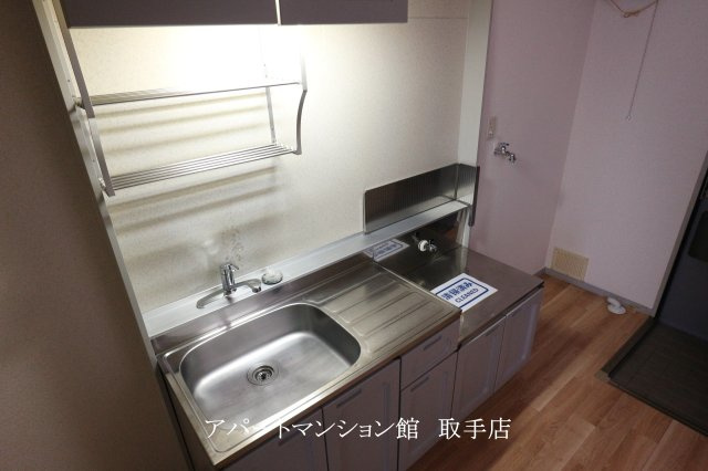 ヂュウファンズ戸頭　C棟のキッチン|類似物件