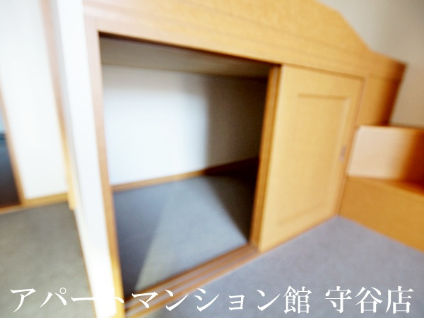レオパレスグレイスの収納