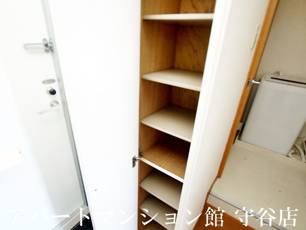 レオパレスグレイスの収納