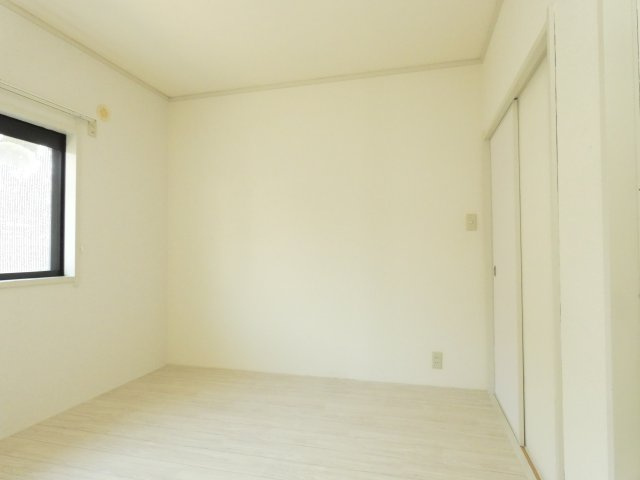 ハイツサニーヒル東棟の寝室