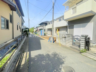 【前面道路含む現地写真】