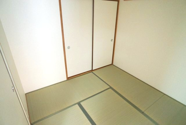 【寝室】 | サニーハウス岡本
