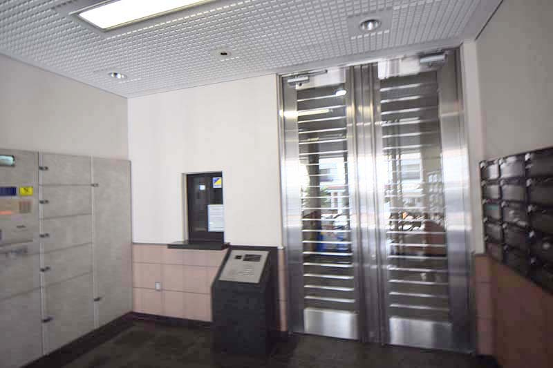 オーベル湘南緑が浜のエントランス