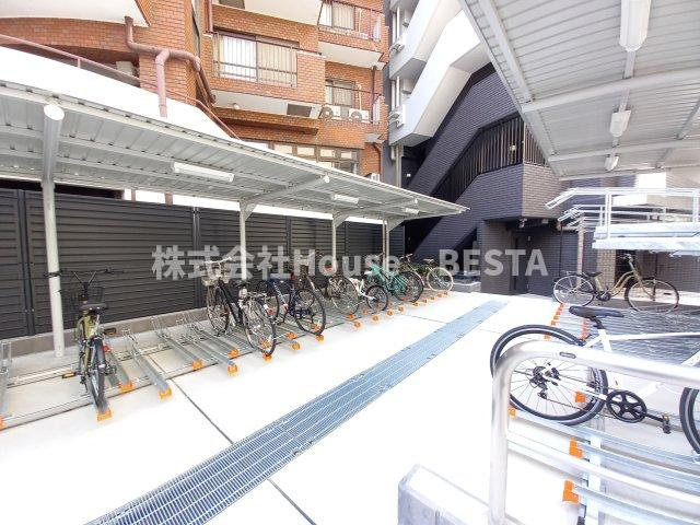 リビオセゾン神戸元町の駐車場