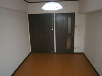 【内装】 | モア・フィールド春日公園 | 別号室の写真になります。現況優先。