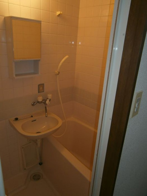 【洗面所】 | モア・フィールド春日公園 | 別号室の写真になります。現況優先。