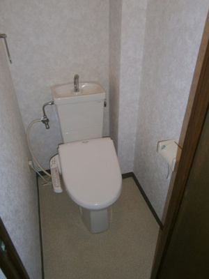 【トイレ】 | モア・フィールド春日公園 | 別号室の写真になります。現況優先。