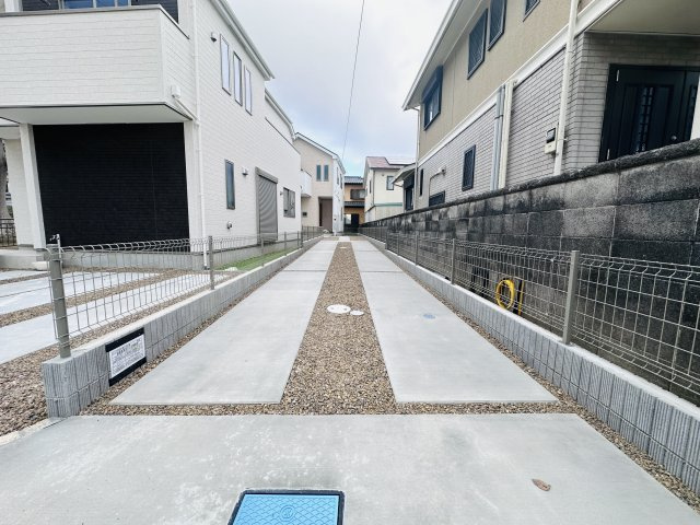 平塚市纒　新築2棟の駐車場