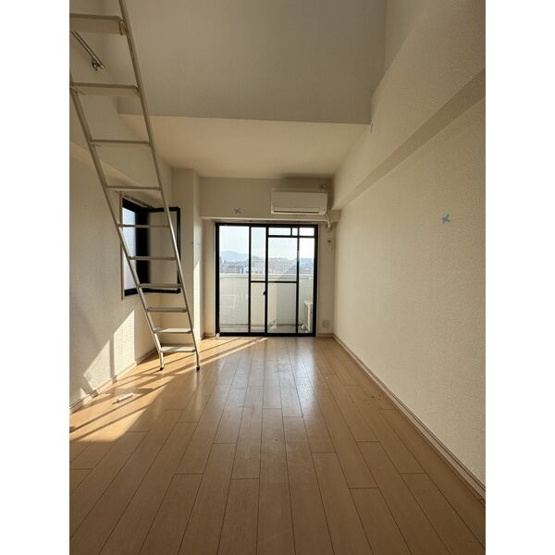 【居間・リビング】 | ソシエール高宮 | 別号室の写真になります。現況優先。