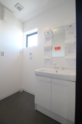 【独立洗面台】 | Garage position 鹿沼