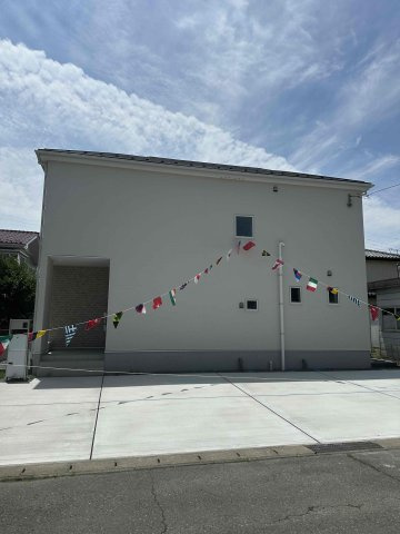 佐波郡玉村町上新田23-1期（全1棟）1号棟の駐車場|車をお持ちの方に嬉しい駐車場付きの物件です