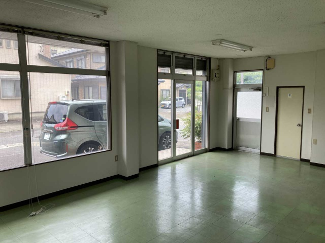 大平町 野澤ビルの和室