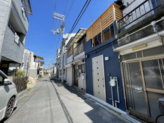 【前面道路含む現地写真】