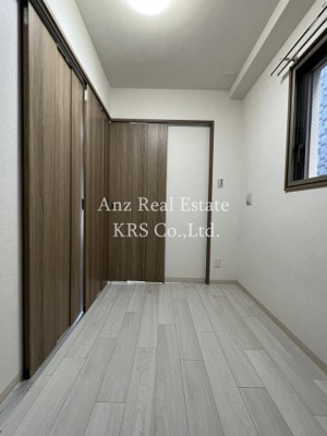 【洋室】 | GRAN南堀江 | 寝室部分！窓があります