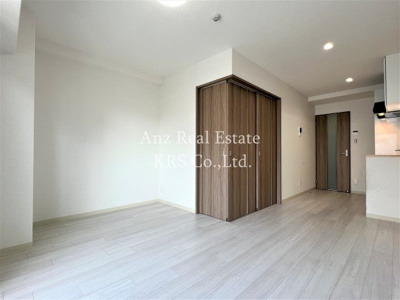 【居間・リビング】 | GRAN南堀江 | 白を基調とした洗練されたお部屋