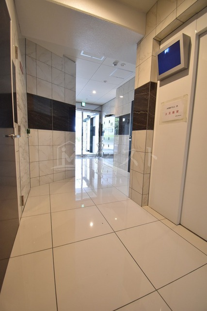 メゾニティ・クイーン阿波座の外観