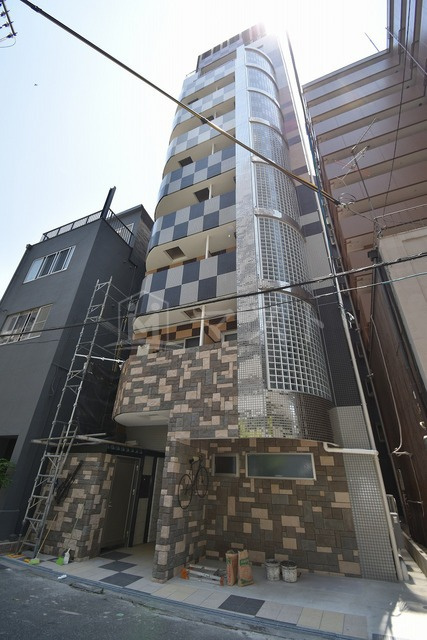 メゾニティ・クイーン阿波座の外観