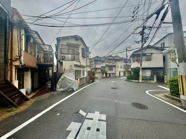 門真市常称寺町　中古テラスの前面道路含む現地写真