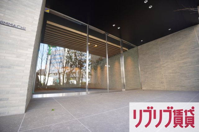 プライムメゾン千葉新町のエントランス