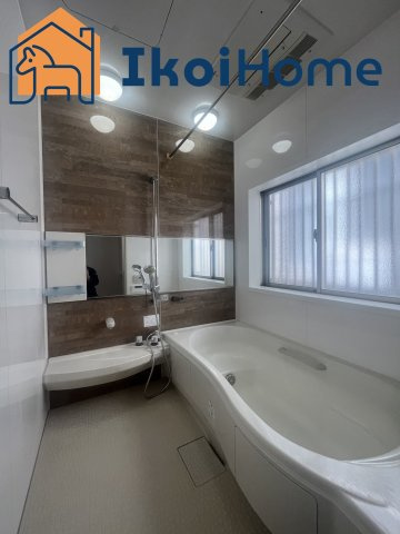 神戸市西区月が丘1丁目　中古戸建　リフォーム済の浴室|●年中無休・当日予約可●浴室には小窓ございますので通気・換気良好です。一坪サイズの広さがございます。