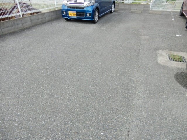 ラ・ミア・カーサの駐車場
