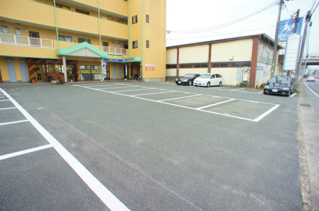 PLEAST御井駅前【10,000円キャッシュバック対象物件】の駐車場|駐車場です