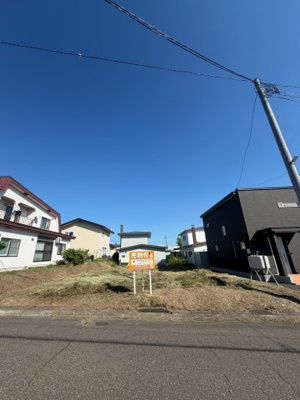 【外観】 | 北見市柏陽町土地 | 6月初旬に電柱移設、支線がなくなりました。
7月中旬ゴミステーション移動済み