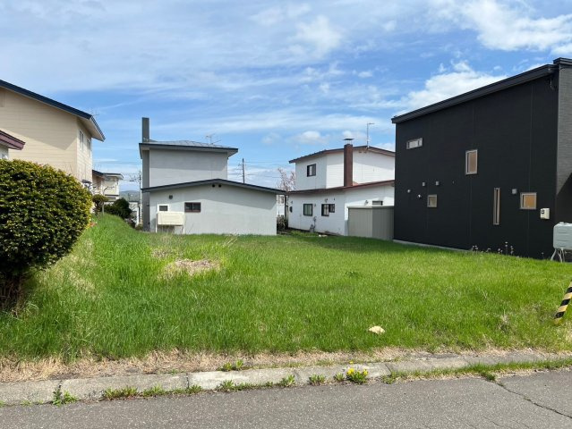 【外観】 | 北見市柏陽町土地 | 6月初旬に電柱移設、支線がなくなりました。
7月中旬ゴミステーション移動済み