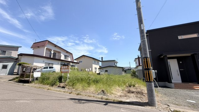 【外観】 | 北見市柏陽町土地 | 6月初旬に電柱移設、支線がなくなりました。
7月中旬ゴミステーション移動済み