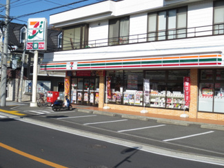セブン-イレブン 横浜釜利谷東３丁目店まで500ｍ