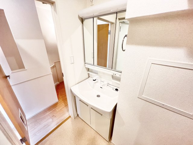 クレアージュの洗面所|明るい洗面所です