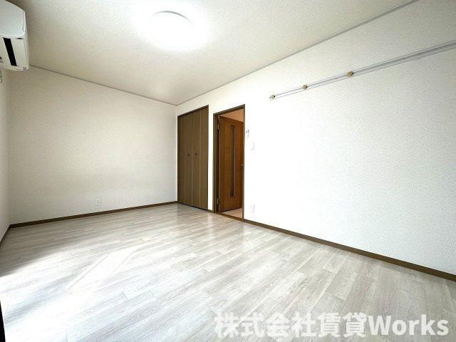 クレアコートAの居間・リビング|ゆったりとしたリビングです