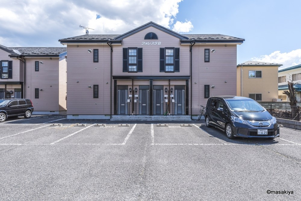 フォレスタ　Bの外観