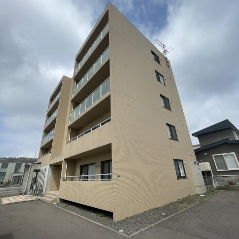 プロヴァンス中島の外観