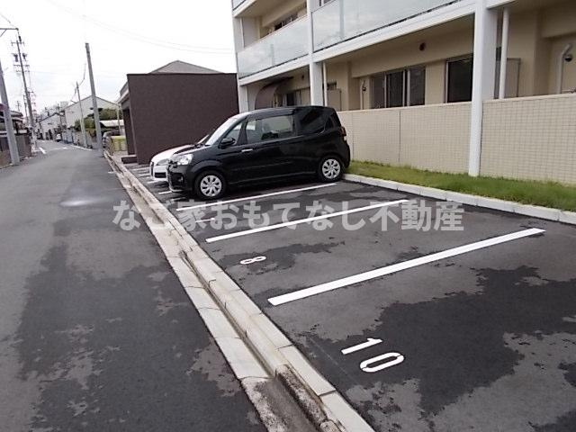 【駐車場】 | カステッロエレガンテ