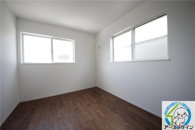 【アースデザイン】内覧可能◎　駐車場並列2台可能　藤江駅徒歩6分♪　明石市第6藤江の洋室
