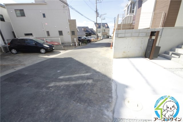 【アースデザイン】内覧可能◎　駐車場並列2台可能　藤江駅徒歩6分♪　明石市第6藤江の前面道路含む現地写真