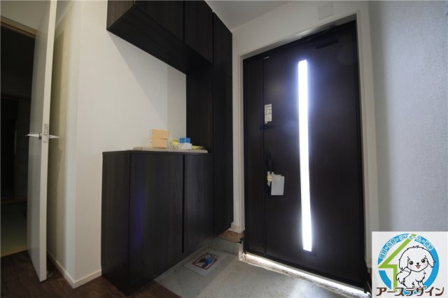 【アースデザイン】内覧可能◎　駐車場並列2台可能　藤江駅徒歩6分♪　明石市第6藤江の玄関