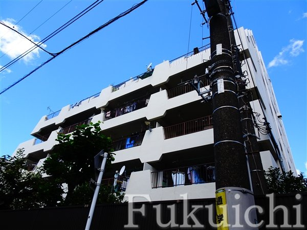 リオマンションの外観