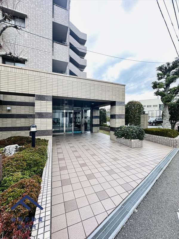 サーパス宿町の外観