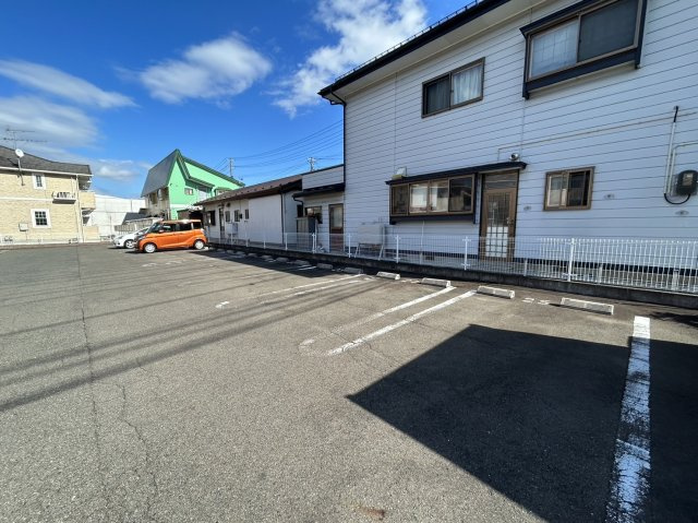 ブライト・スクエア Ｃの駐車場