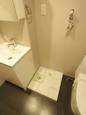 【設備】 | フォンテンブロー初芝 | 室内洗濯機置場