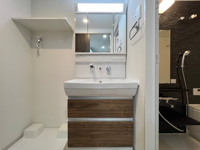 リヴェント難波サウスの独立洗面台