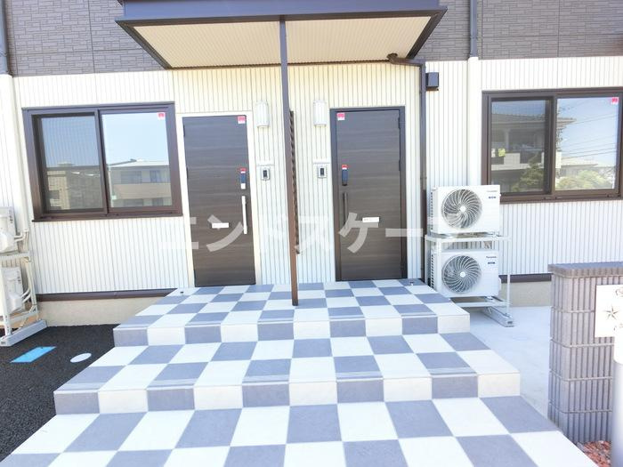 ステラのエントランス|高崎、前橋、伊勢崎エリアのお部屋探しはエンドスケープまで！お客様の理想お聞かせ下さい♪