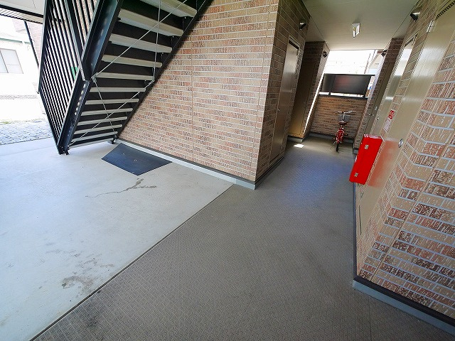 ミーテ　パラッツォのエントランス|建物入り口付近